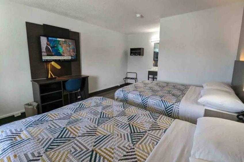 2 Full Beds  ADA/Tub - foto 6