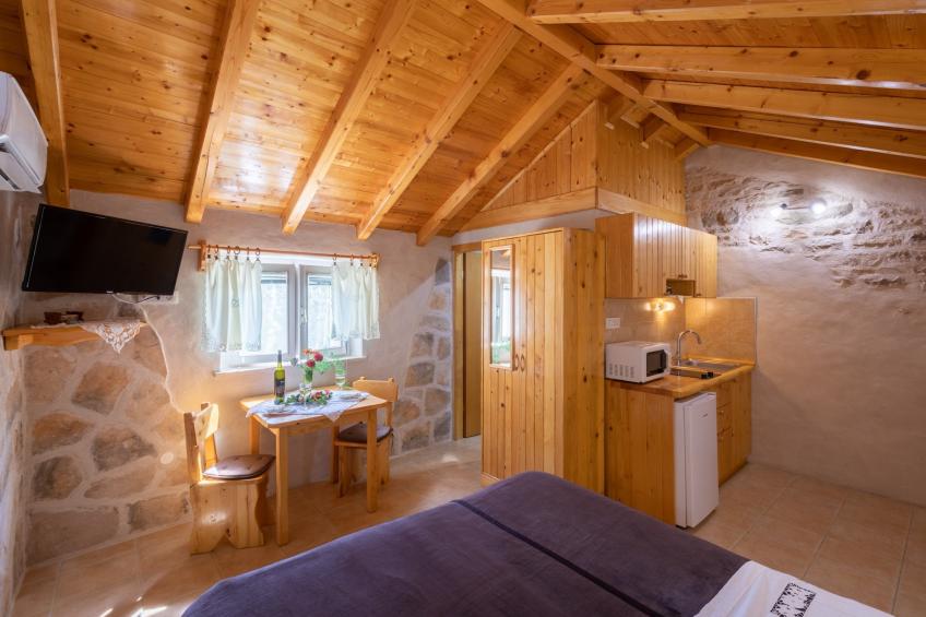 Stone House Harmony -Studio Apartment with Patio and Garden View ( 2 ) - foto 36