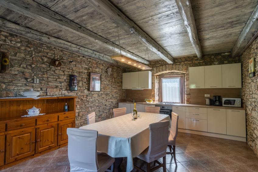 Schönes Haus mit großer grüner Umgebung, Pool - foto 27