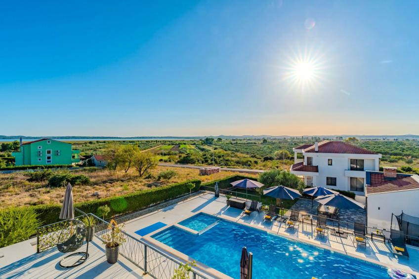 Beautiful villa Lara in Vrana with pool - foto 3
