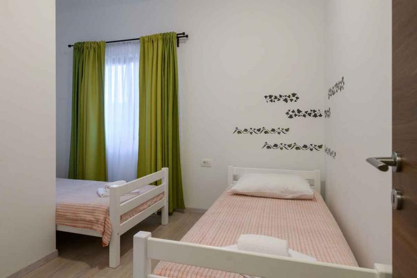 Villa met een zwembad op een groot terrein - BF-K4V76 - foto 36