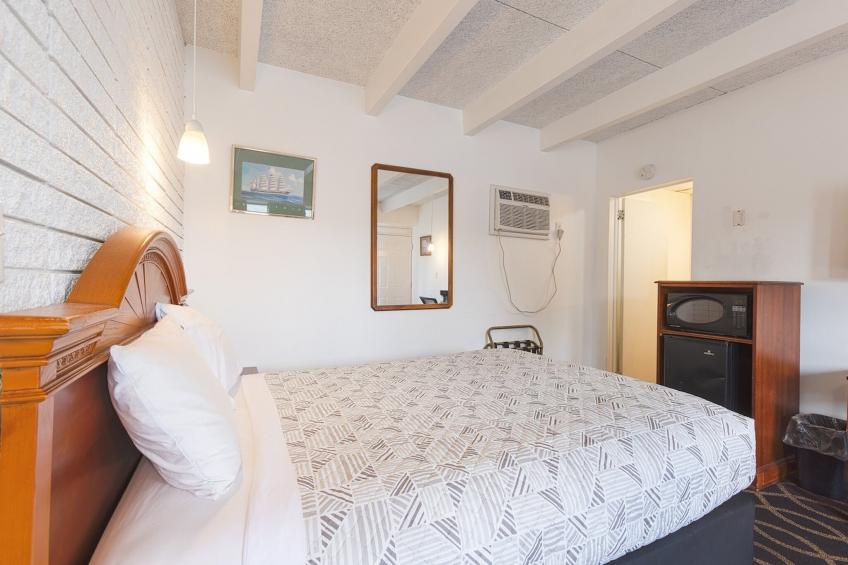 Queen Bed Non-Smoking - foto 10