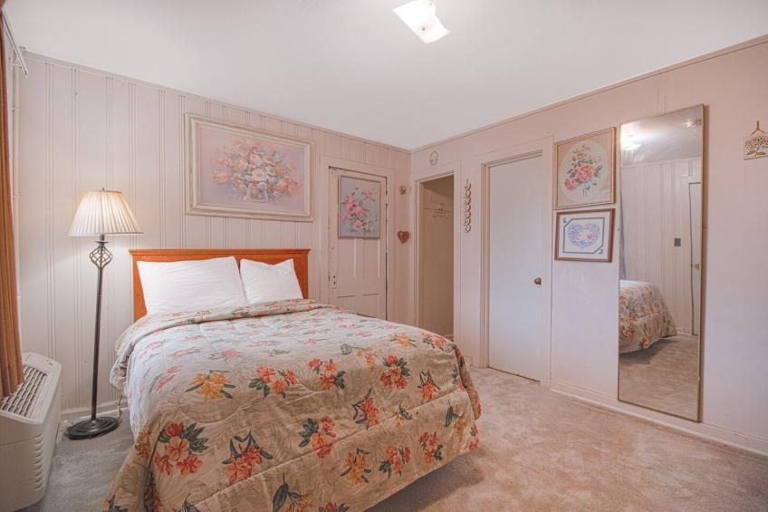 Queen Bed Non-Smoking - foto 18