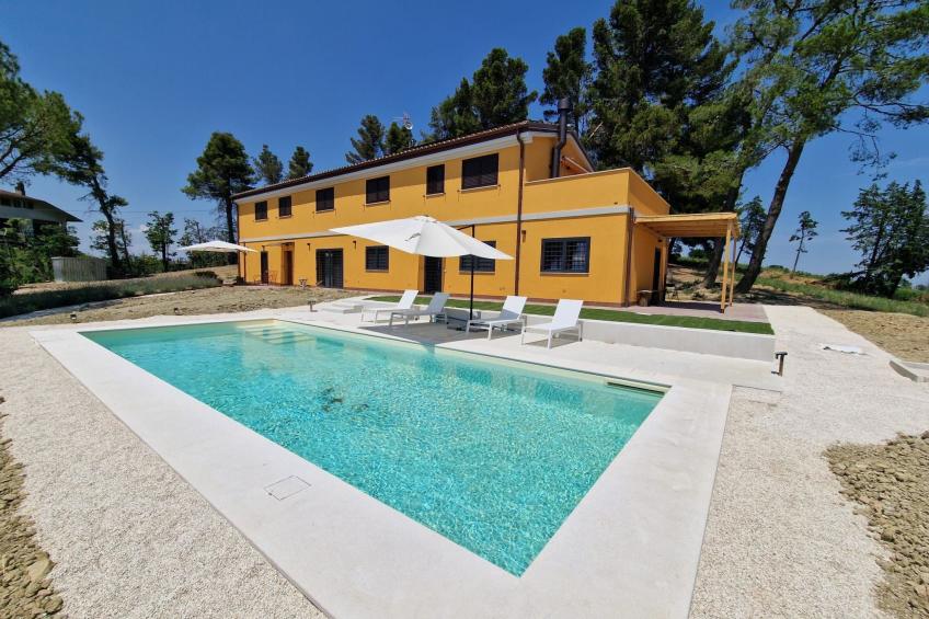 Neue Wohnung mit 2 Zimmern, Veranda und Pool