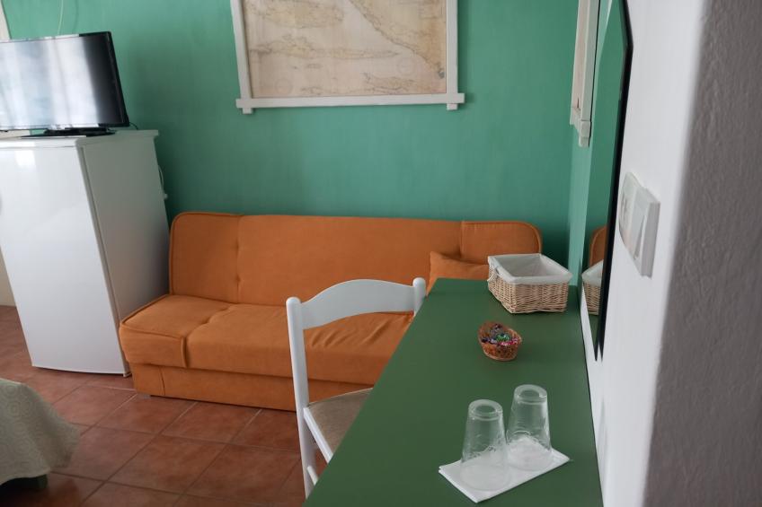 Guest House Green Corner Supetarska Draga - Triple Room with Terrace and Sea View - foto 24