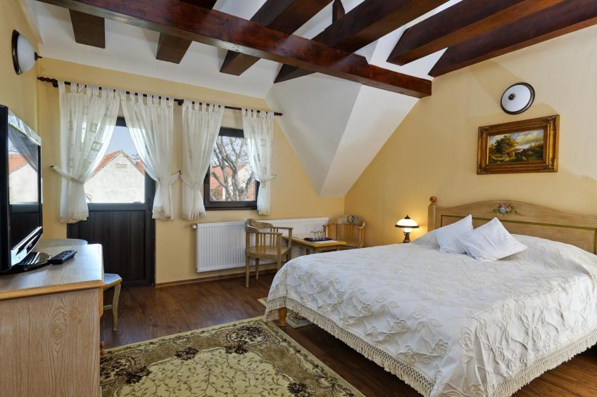 Kürzlich in eine Ferienvilla konvertiertes (2010), umfriedetes Haus aus der Sac - foto 14