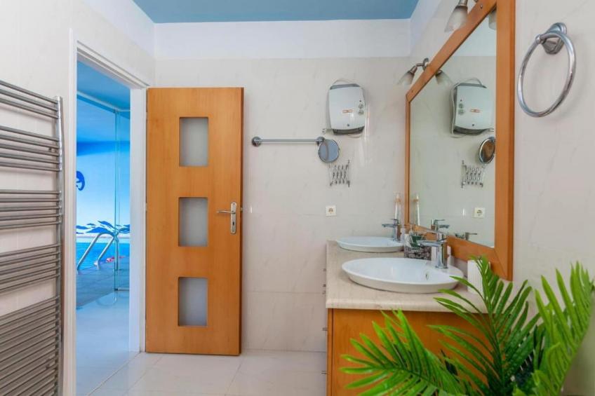 WhiteBlue Spa Villa - foto 27