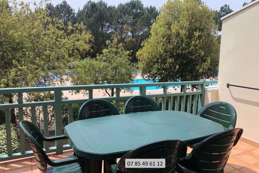 Schönes Appartment in ruhiger Lage in einer baumbestandenen Residenz mit beheiz - foto 2