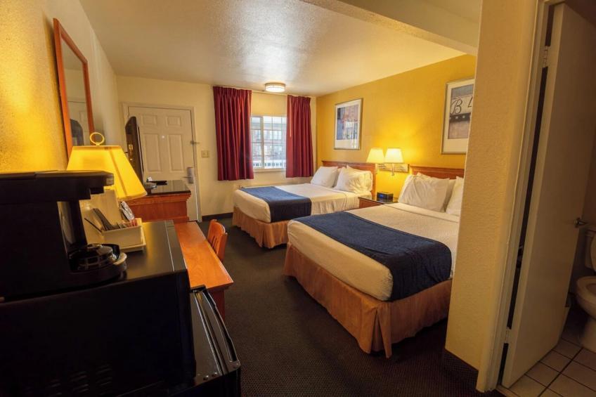 2 Double Beds Non-Smoking - foto 15
