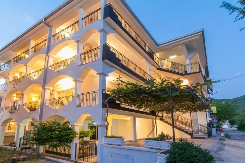 Perfect Budva Stay Near the Sea & Aqua Park - Comfort Triple Studio 1\/1 - foto 19