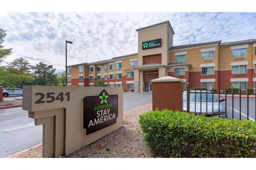 1 Queen Bed  Non-Smoking Kitchen - foto 15