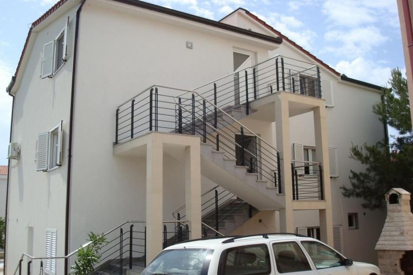 Appartement in Zečevo Rogozničko mit Großem Balkon