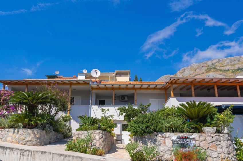 Apartments Djurkovic - Two-Bedroom Apartment with Shared Terrace and Sea View - foto 17