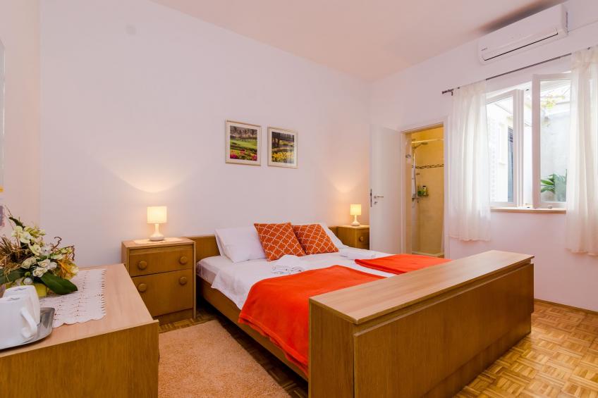 Rooms Batina- Standard Double Room-2 - foto 10