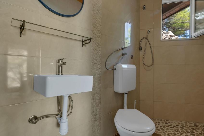 Haus in Općina Sućuraj mit Grill und Terrasse - foto 18