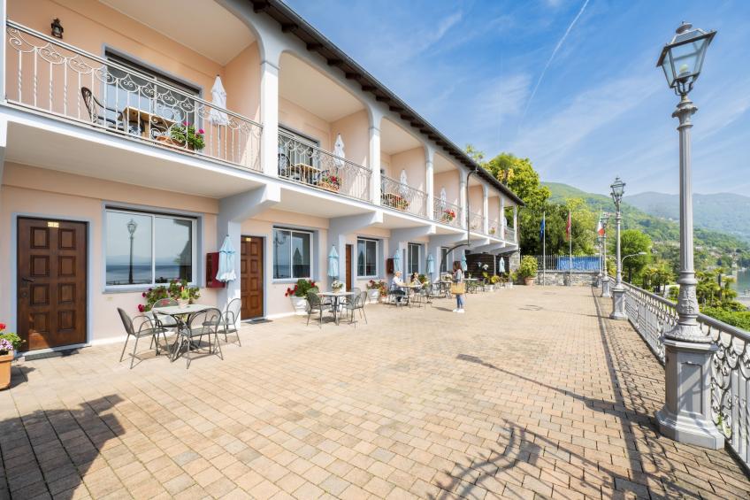 LAGO MAGGIORE - APPARTAMENTO Balcony & Patio VISTA FRONTE LAGO IDEALE PER FAMIGLIE - foto 2