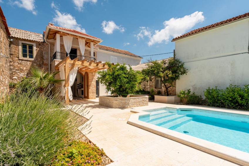 Apartment Varos 2+1 with shared pool - foto 4