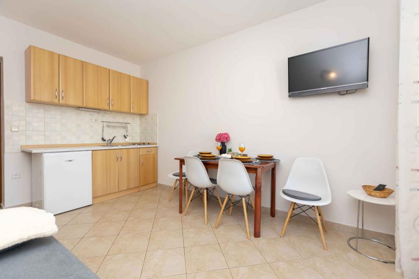 Vakantiewoning met balkon en zwembad - VW-56WCH - foto 13