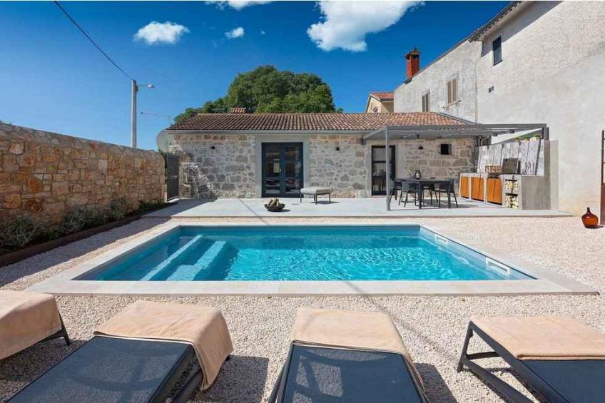 Villa met airconditioning en zwembad - BF-WPV4V