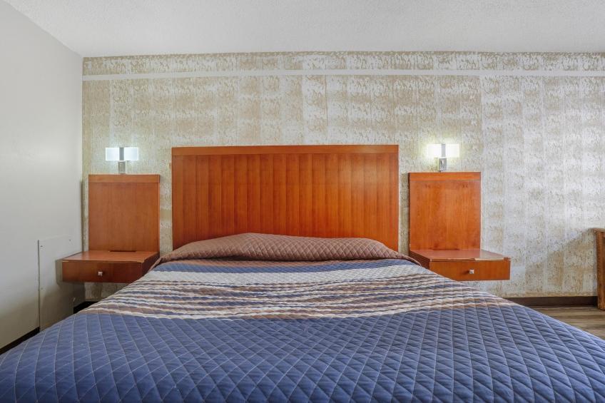 King Bed Non-Smoking - foto 16