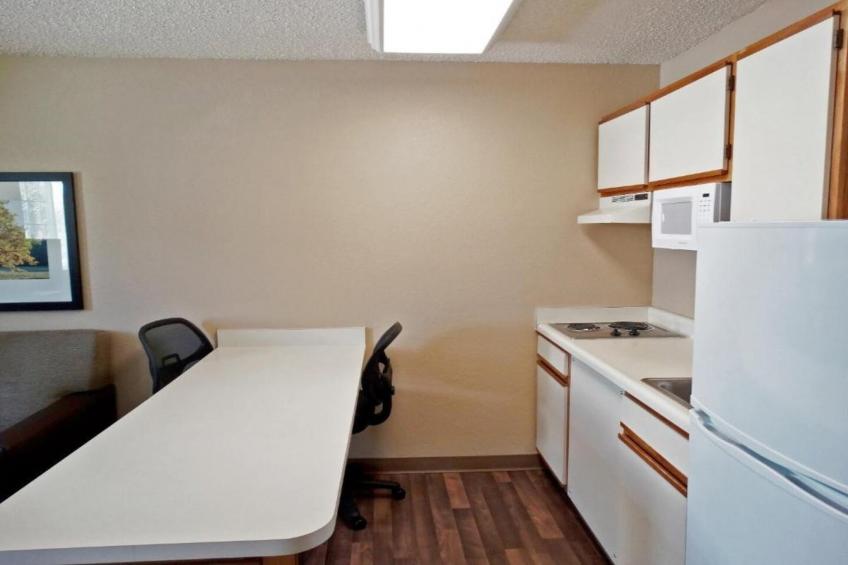 1 Queen Bed  Non-Smoking Kitchen Sofa-Bed - foto 6