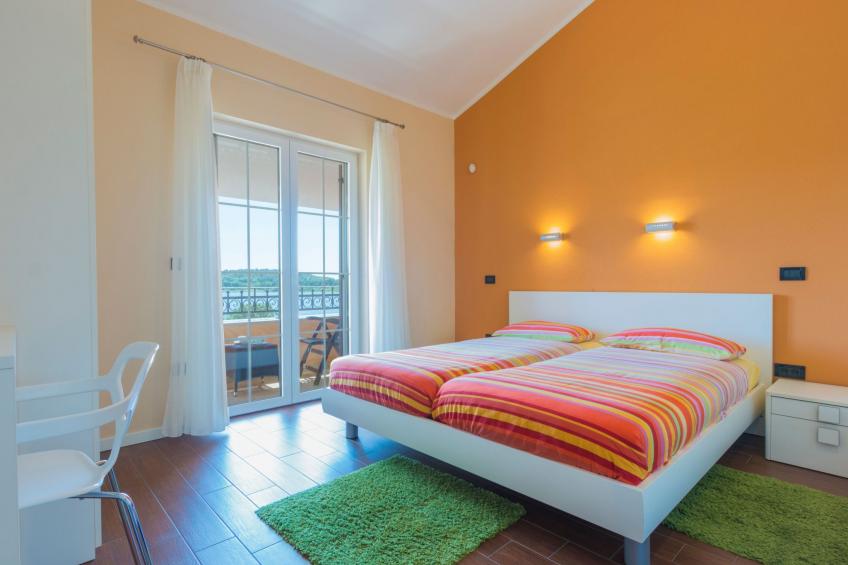 in Pomer mit privatem beheizten Pool und Meerblick - foto 11