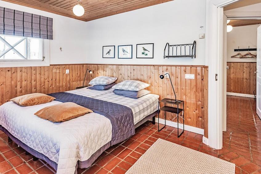 Sepelkyyhky, seeteri - foto 19