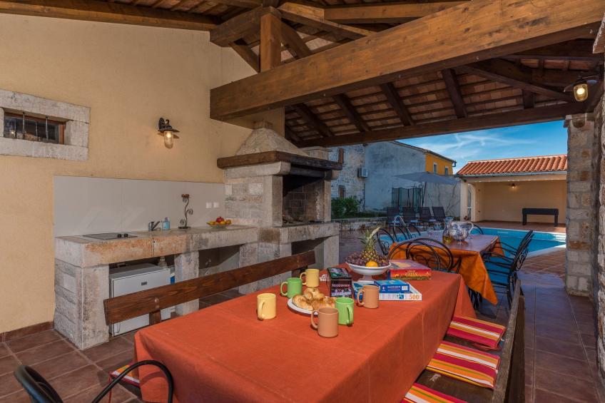 Gemütliches Ferienhaus in Peresiji mit Grill und Terrasse - foto 31