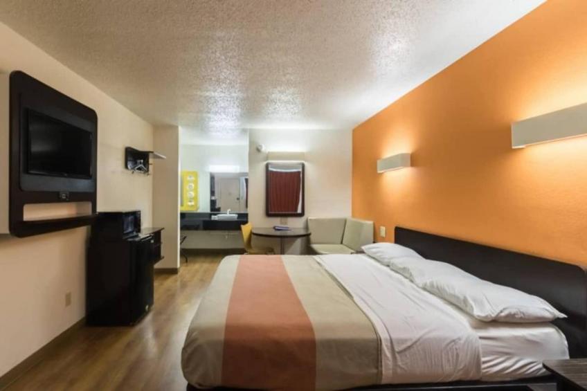 1 King Bed  Non-Smoking - foto 26