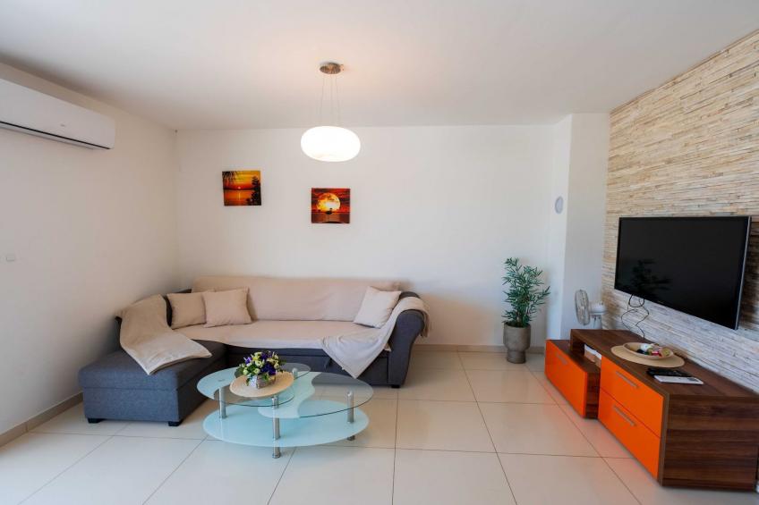 Charming  Three Bedroom House  Turanj