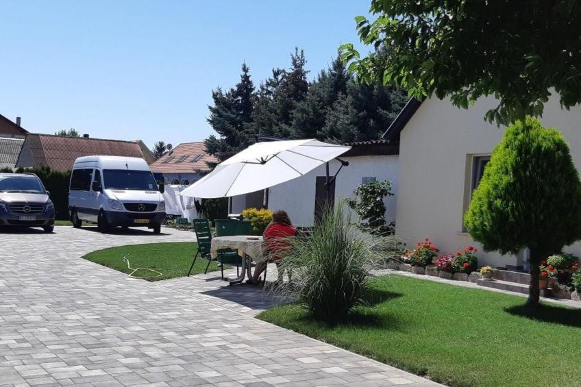 in Bük im Parterre mit Garten - foto 10