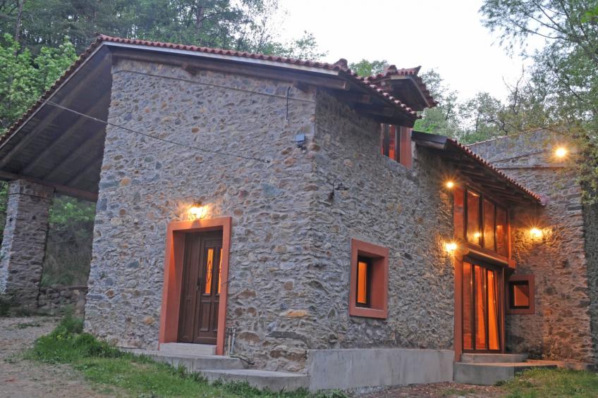 Relax Giusvalla River Villa 2 Etagen mit Terrasse