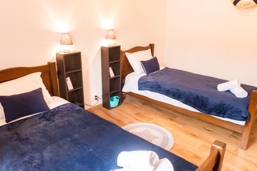 Schönes Haus in einem gemütlichen Dorf, durch das der Kanal verläuft - foto 21