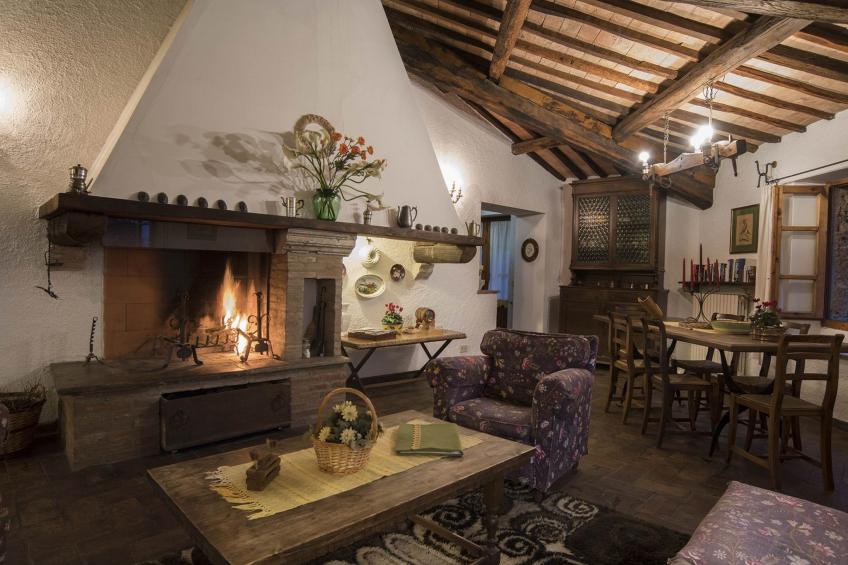 Altertümliche Pracht, Unterkunft mit Schwimmbad in einem Schloss