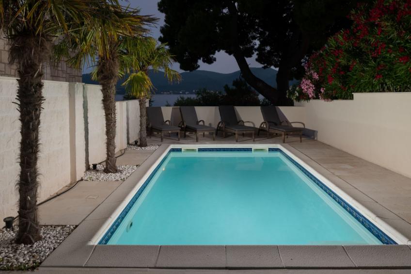 Suartini Viganj mit einem Pool - foto 22