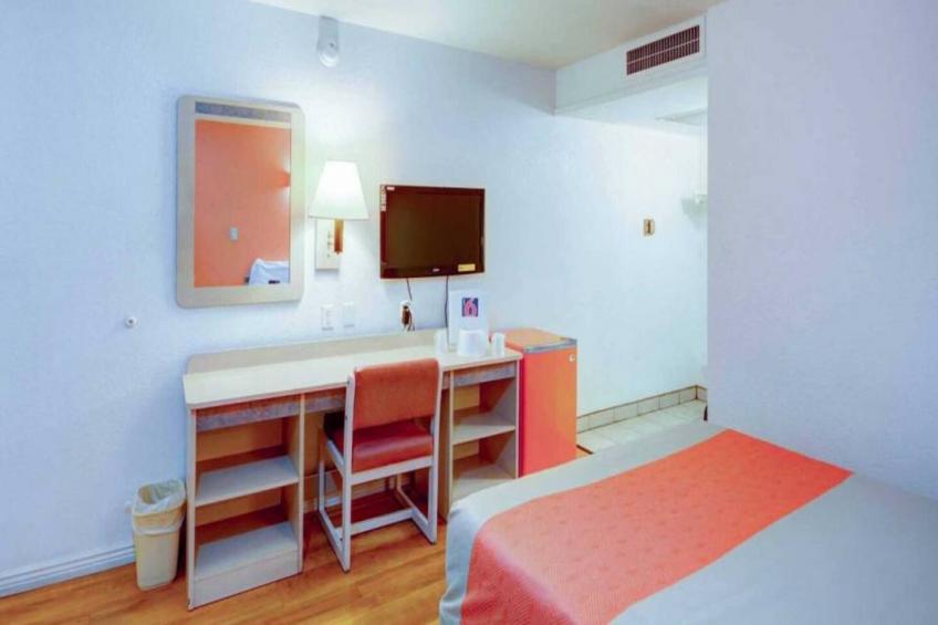 1 Queen Bed  Smoking - foto 16