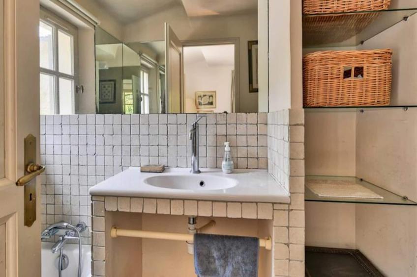 "le Mas Des Oliviers: Esprit Provençal Authentique" - foto 20