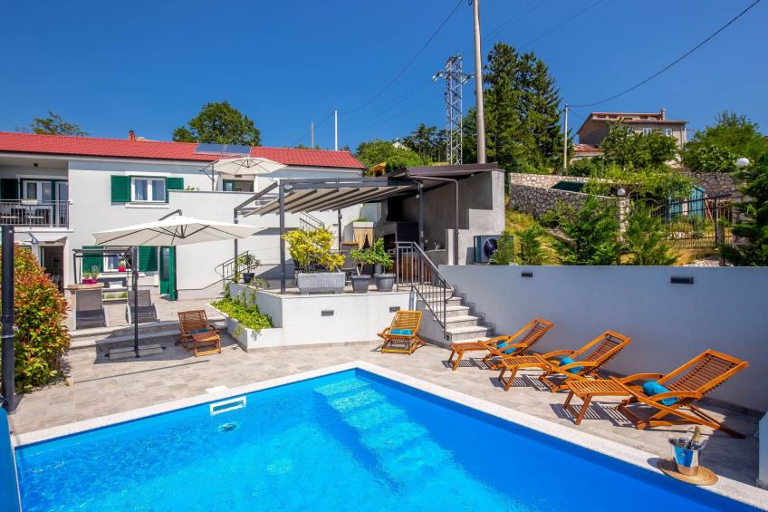 Villa LETICIJA - Luxusvilla mit beheiztem Pool, Sauna, Fitness & Grillplatz in - foto 2