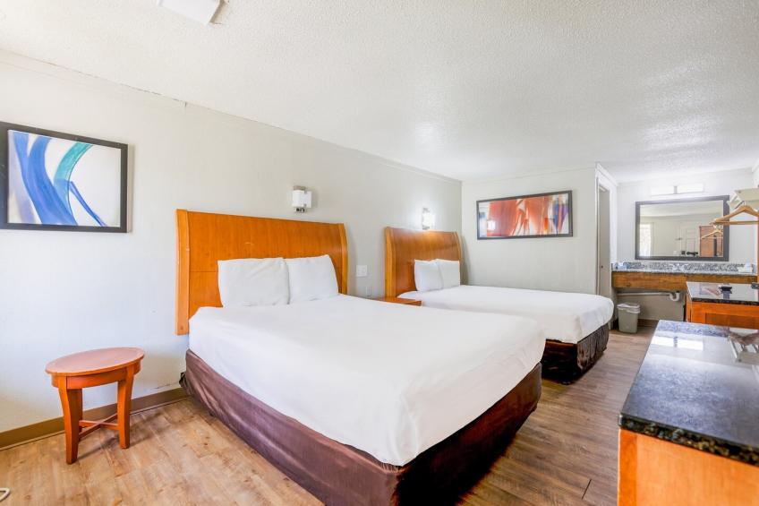 2 Queen Beds Non-Smoking