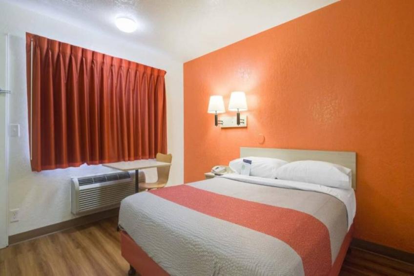 1 Full Bed  Mob Acc RI Shwr Nsmk Micfridge - foto 15