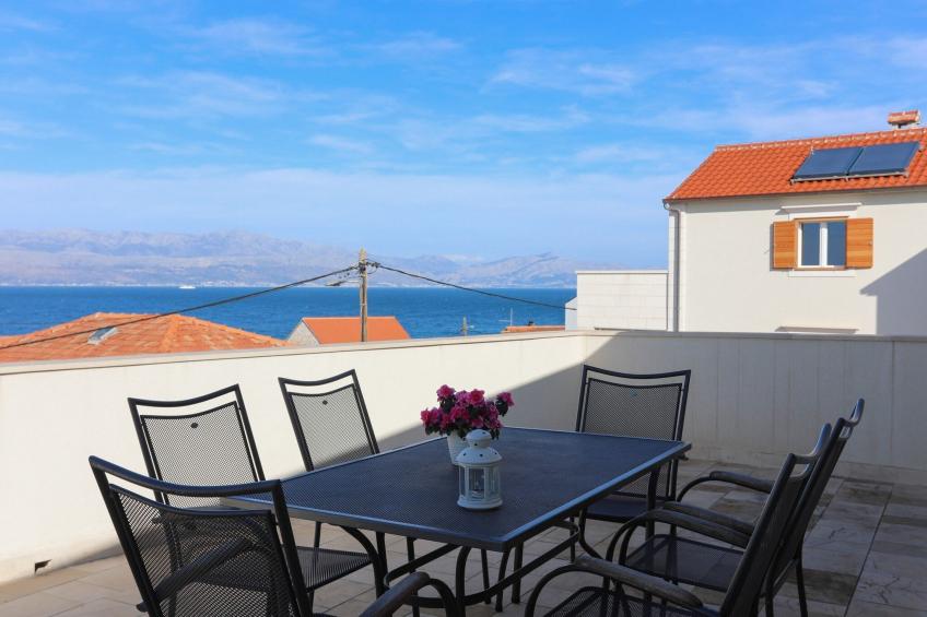 Apartment Perina - Comfort Two Bedroom Apartment with Terrace and Sea View