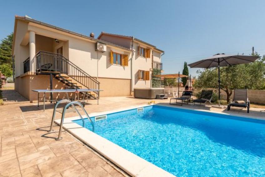 Holiday house Tina with jacuzzi and pool - foto 50