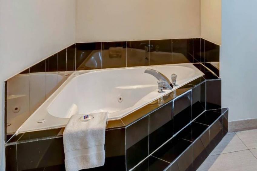 1 King - 2 Queen Beds  Suite Nsmk Sofa-Bed - foto 9