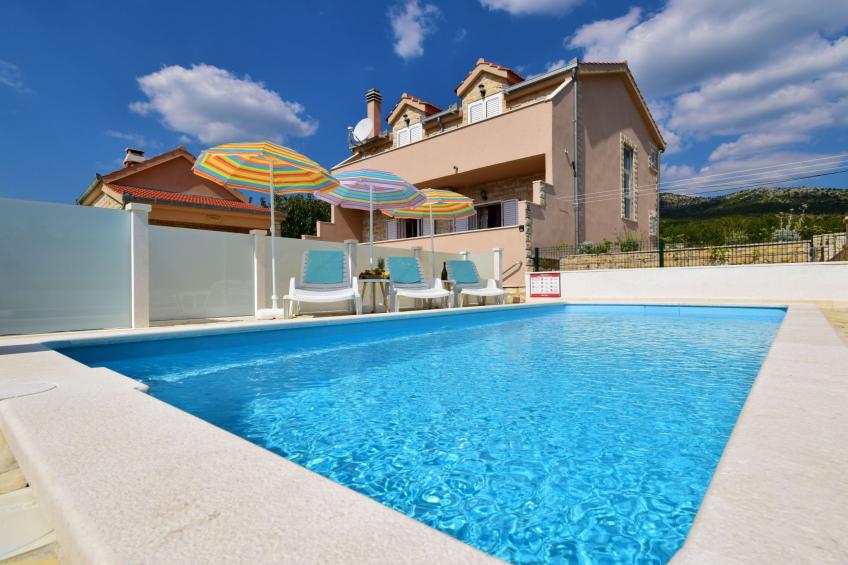 für 8 Personen mit privatem Swimmingpool im Hinterland von Split - foto 47
