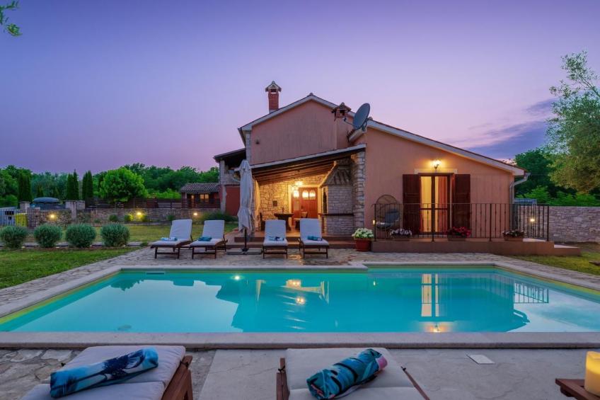 Villa mit privatem Pool und großem Garten - foto 38