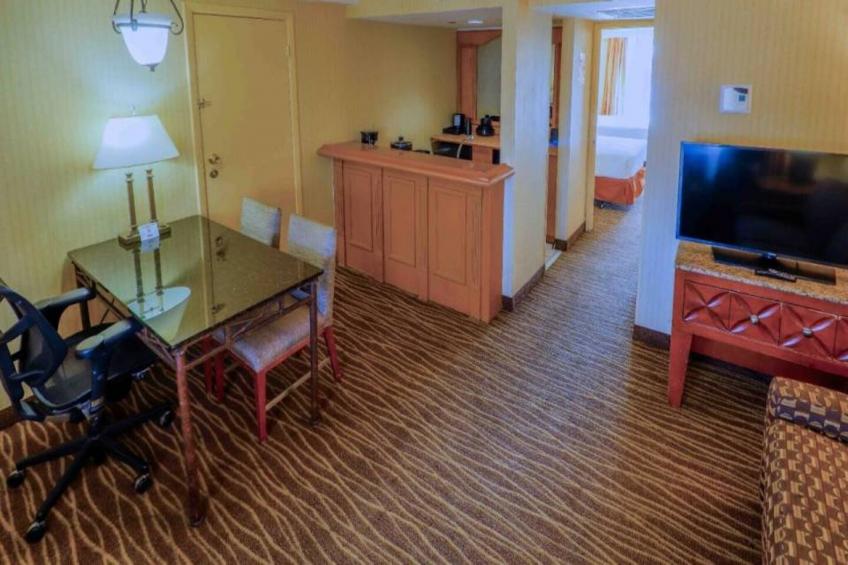 2 Full Beds  Non-Smoking Kitchen - foto 11