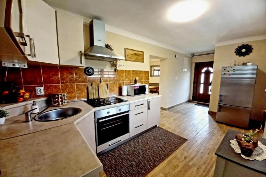 Matan House - Two Bedroom Holiday Home with Hot Tub - foto 9