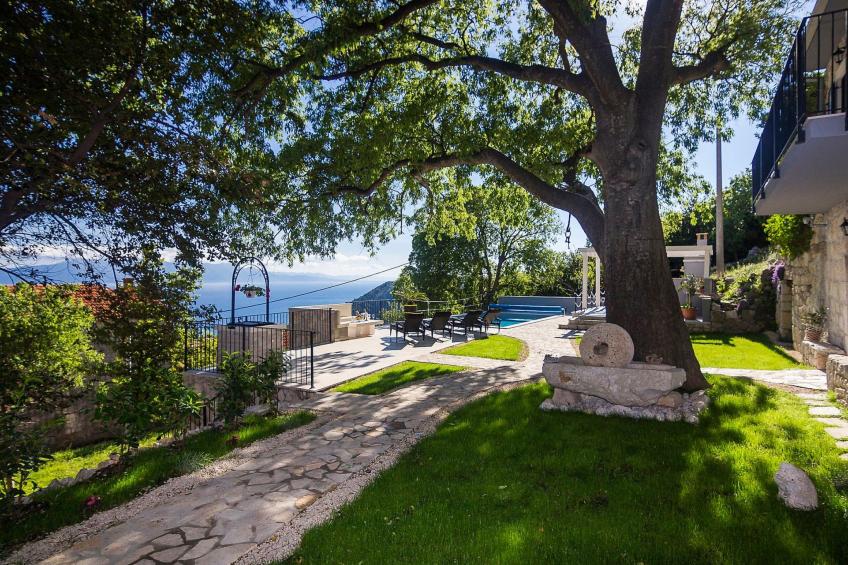 Schönes Steinhaus mit beheiztem Pool, Terrasse mit Meerblicl in ruhige Lage - foto 16