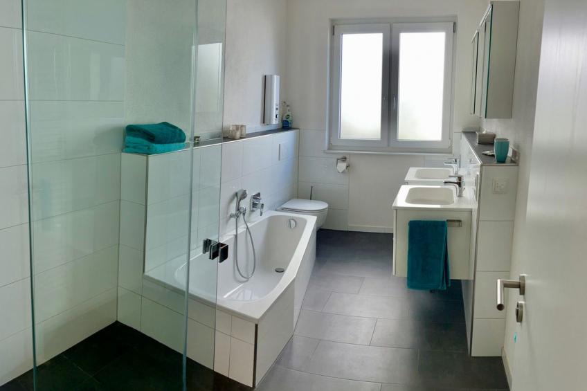 Moderne Wohnung mit Parkplatz und Rheinblick - foto 6