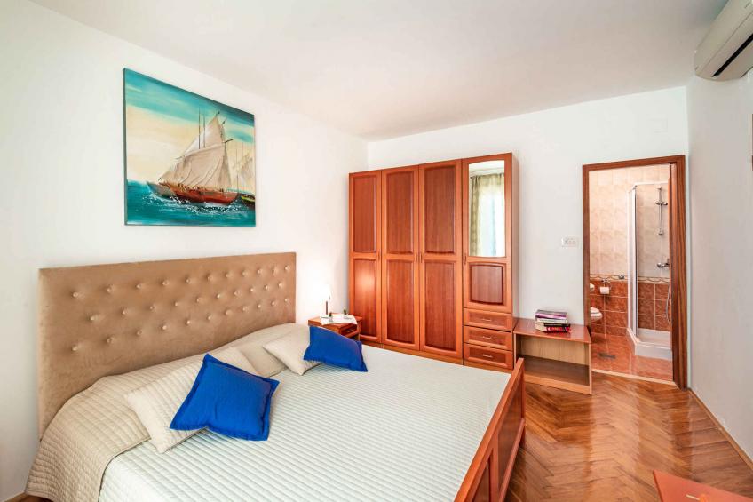 Holiday home with air conditioning, pool and sea view in Orašac - BF-NJH63 - foto 48